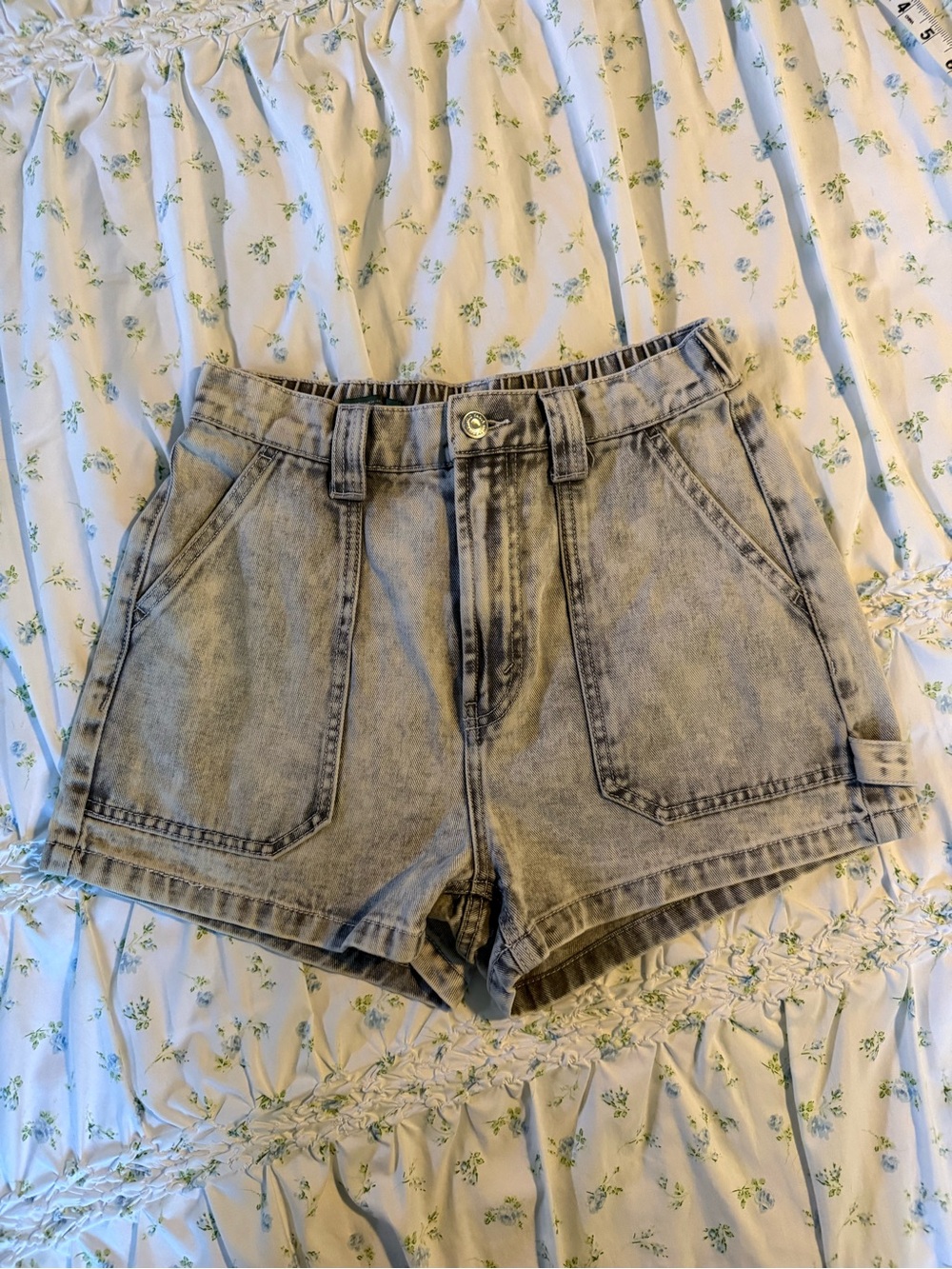 Wild Fable Women’s Super High-Rise Utility Denim Shorts in Light Gray Stretch